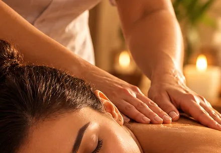 Massagem corporal relaxante nas costas